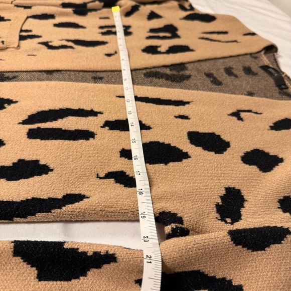Oversized Animal Print Cardigan - Picture 5 of 11